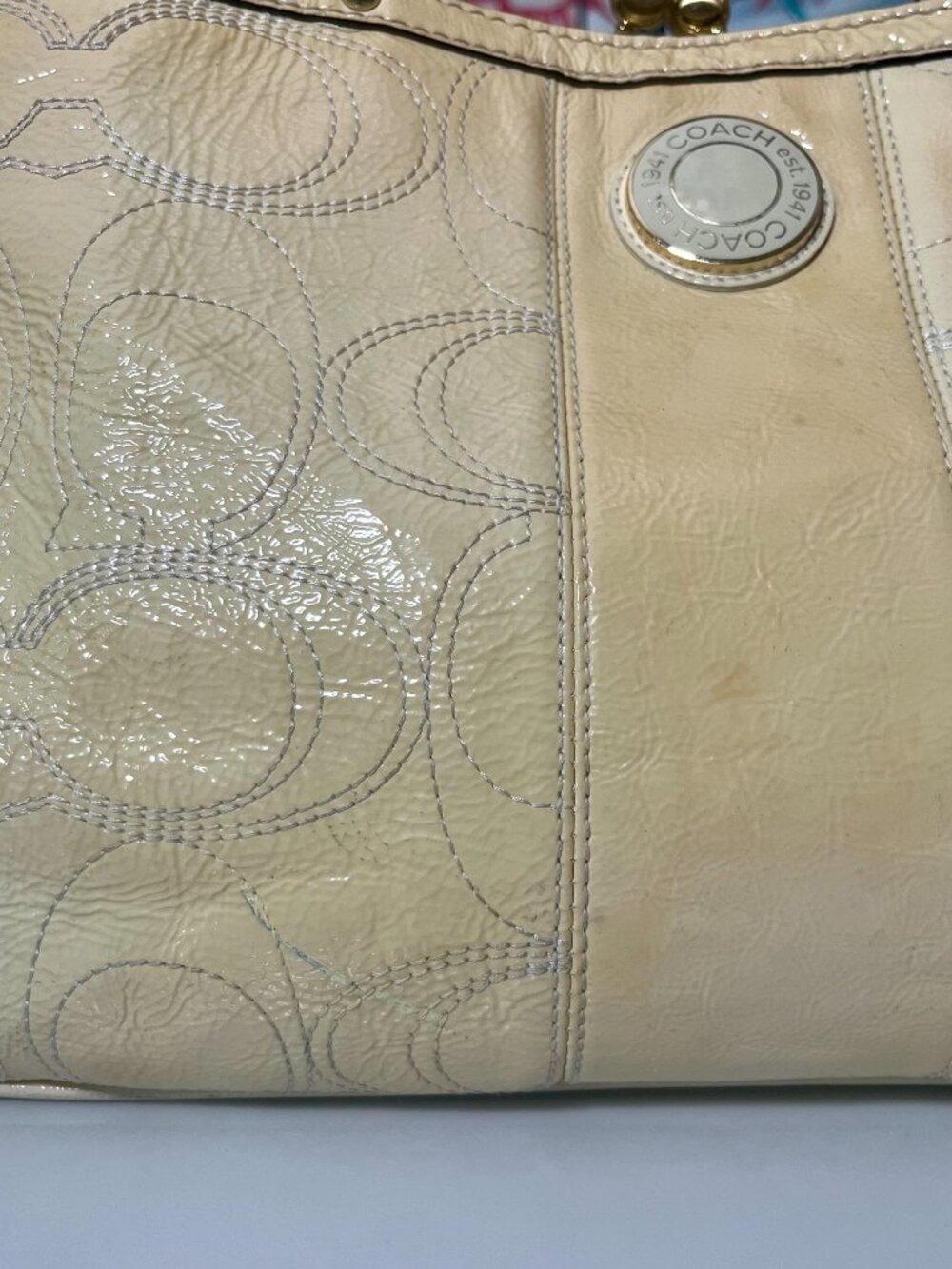 Coach Signature Stitched Pale Yellow Patent Leather Kisslock Carryall F19215 - Picture 5 of 16